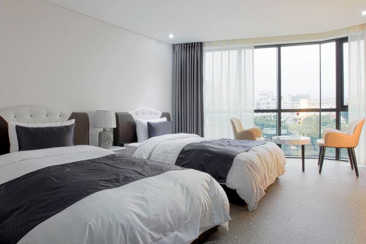 Room 4 of 34