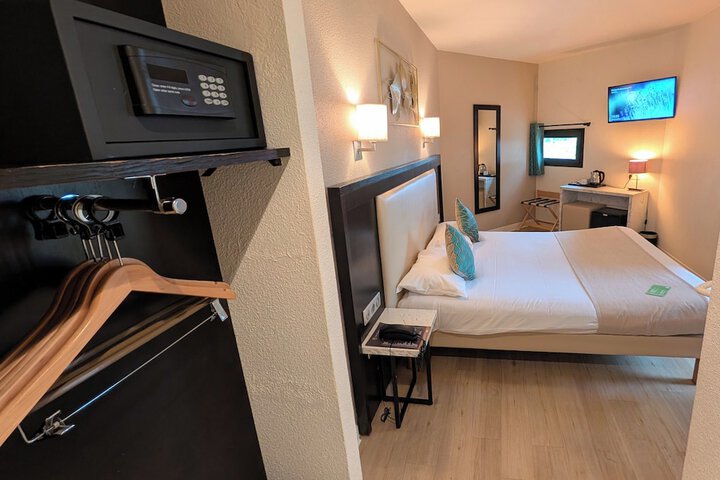 Room 42 of 92