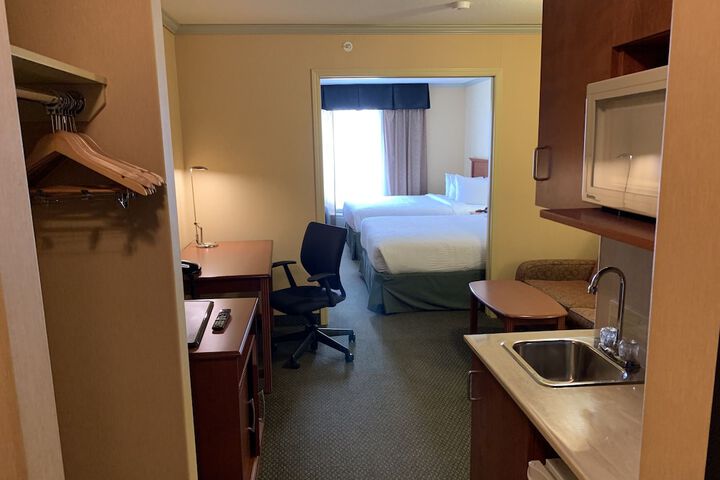 Room 11 of 74