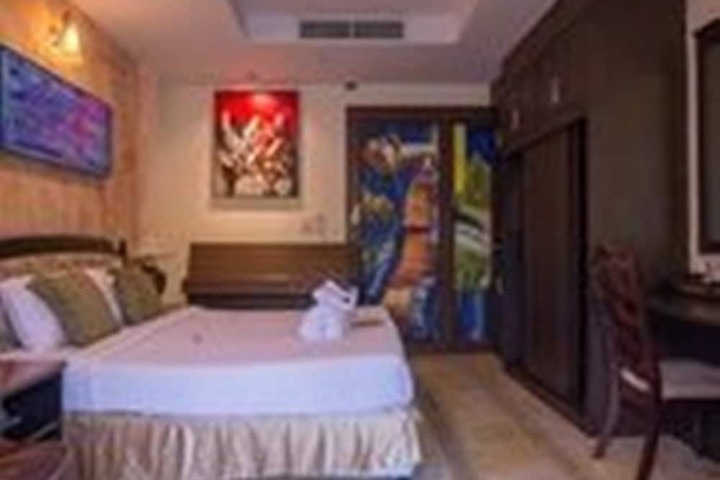Room 12 of 313