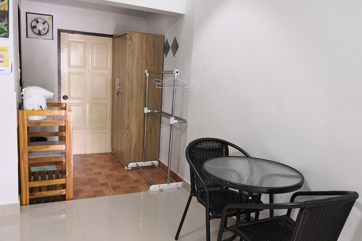 Room 13 of 19