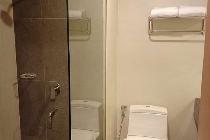 Room 7 of 14