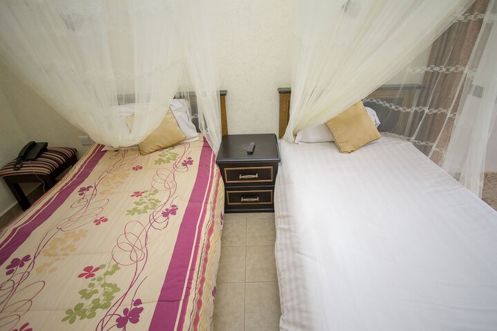 Room 9 of 35