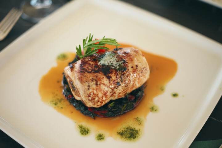 Dining 45 of 49
