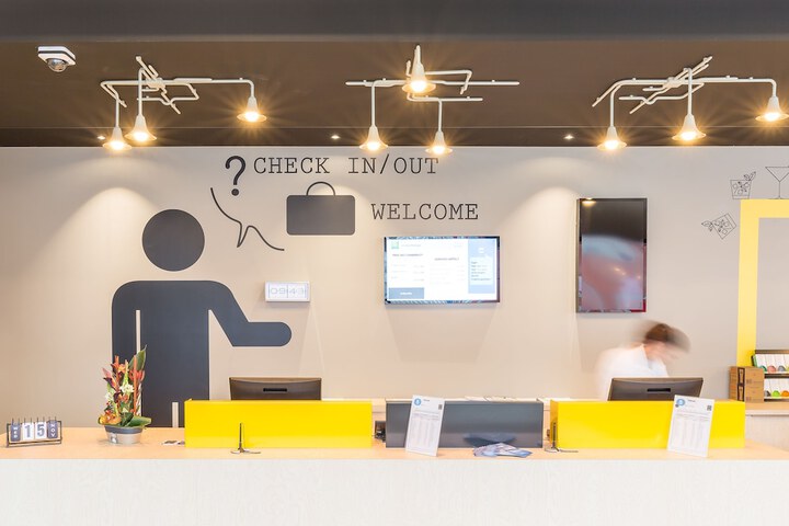 Check-in/check-out kiosk