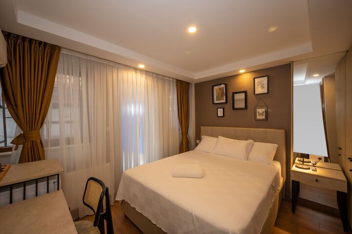 Room 45 of 98