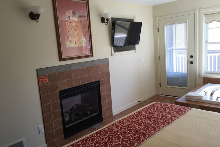 Room 4 of 20