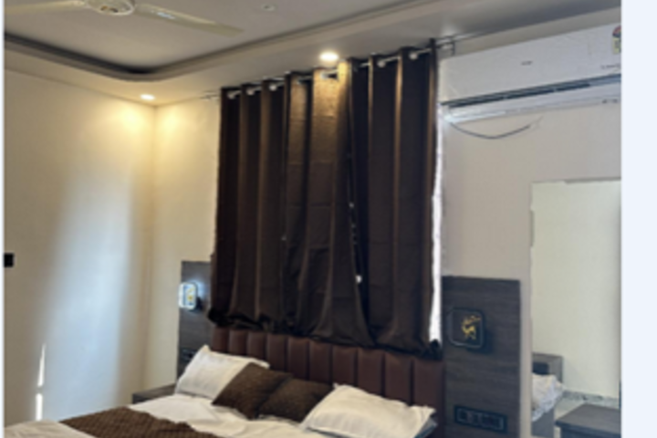 Room 2 of 4