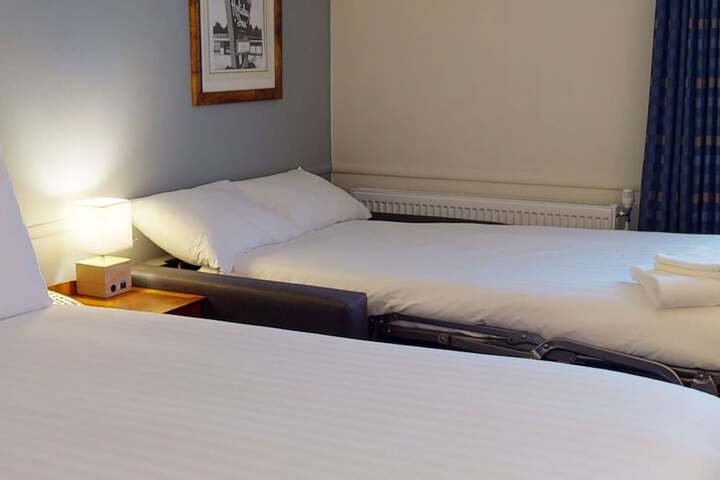 Room 19 of 152