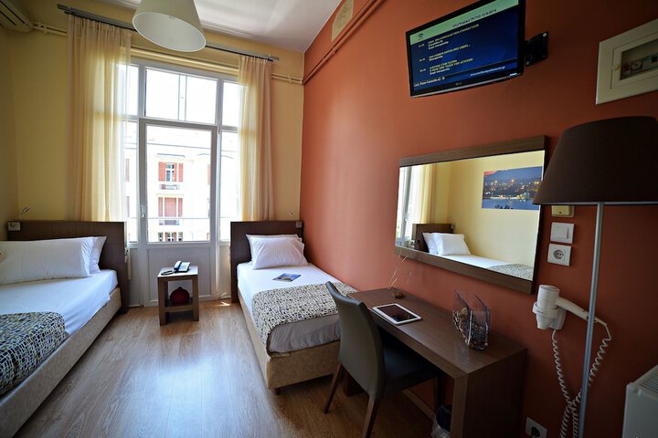 Room 5 of 43