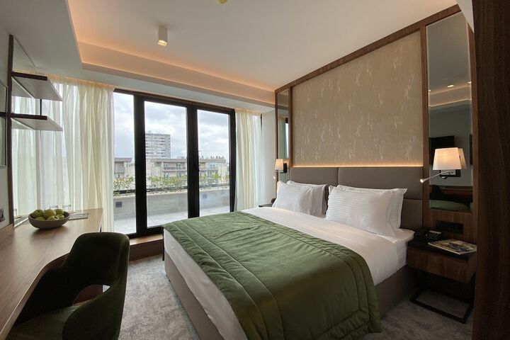 Room 11 of 65