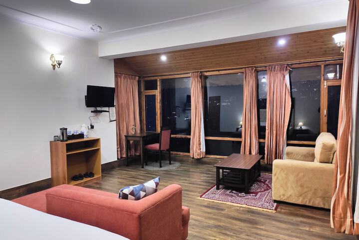 Room 37 of 76