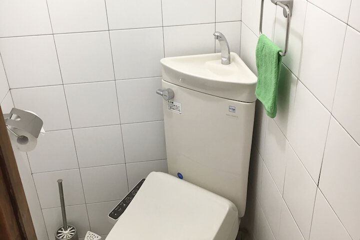 Room 18 of 34