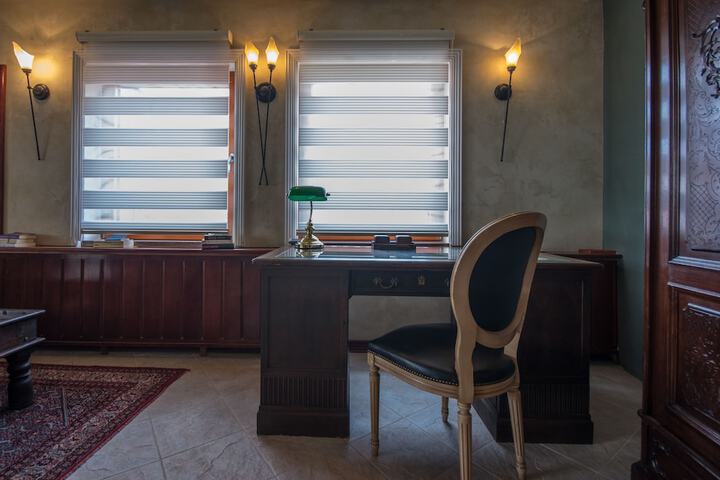 Room 27 of 65