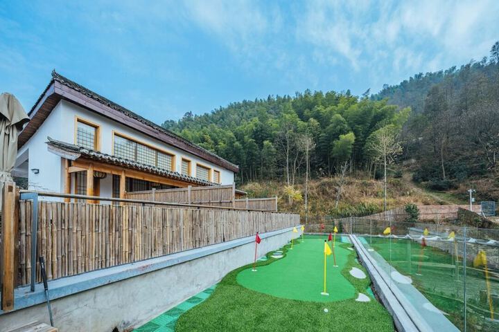 Hotel Exterior 254 of 259