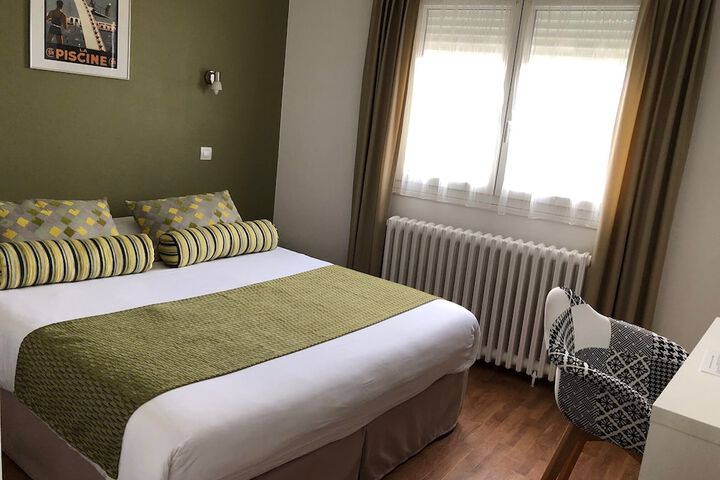Room 6 of 43