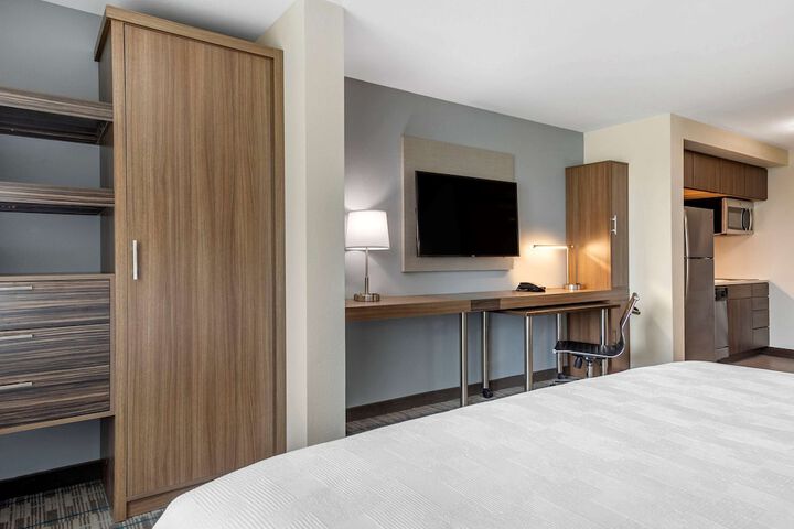1 King Bed Efficiency Suite (2 of 9)