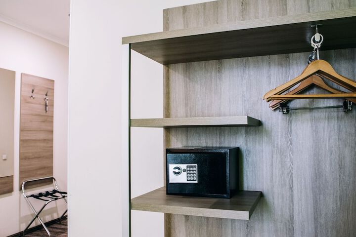 Room 5 of 34