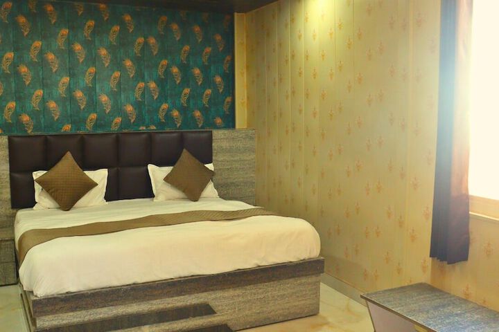 Room 16 of 25