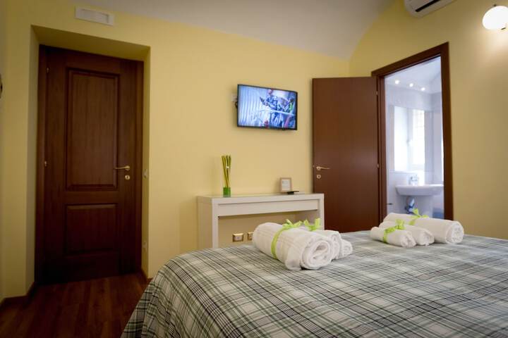 Room 4 of 35