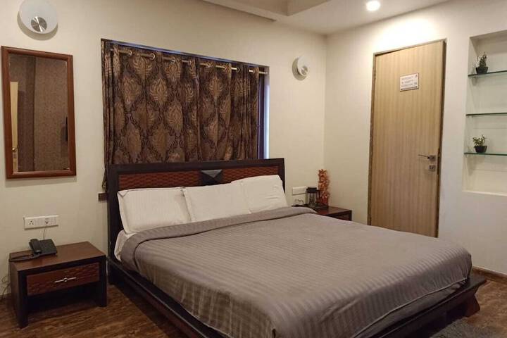 Room 5 of 70