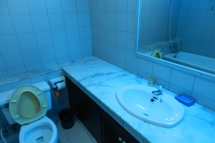Room 160 of 259