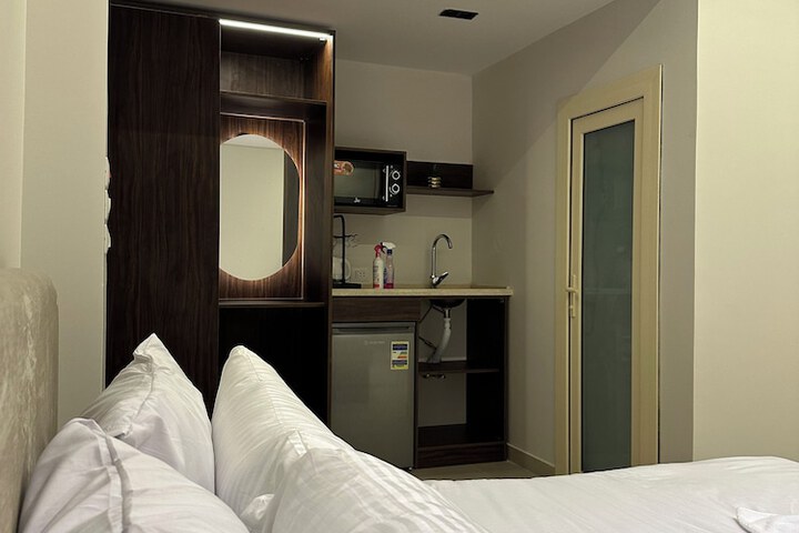 Room 11 of 23