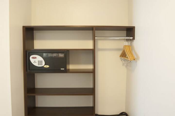 1 King Bed (1 of 5)