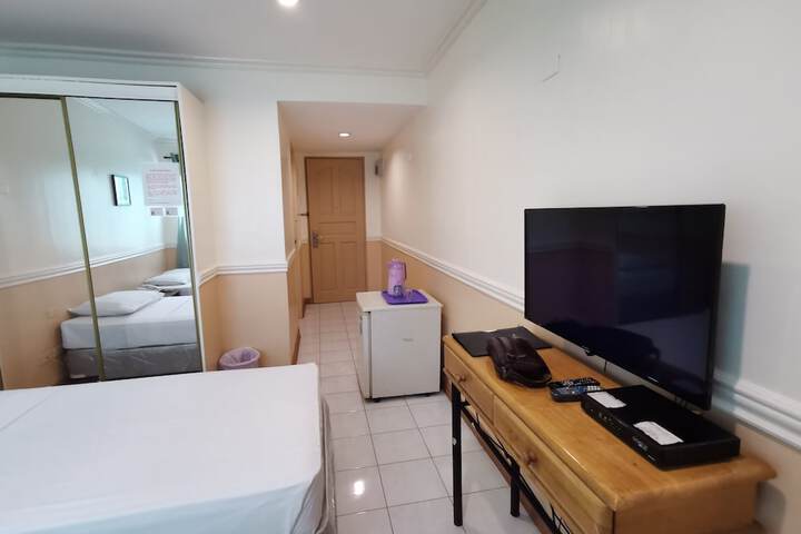 Room 14 of 60