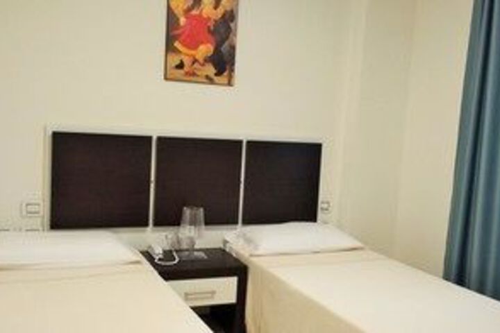 Hotel Suite Photo
