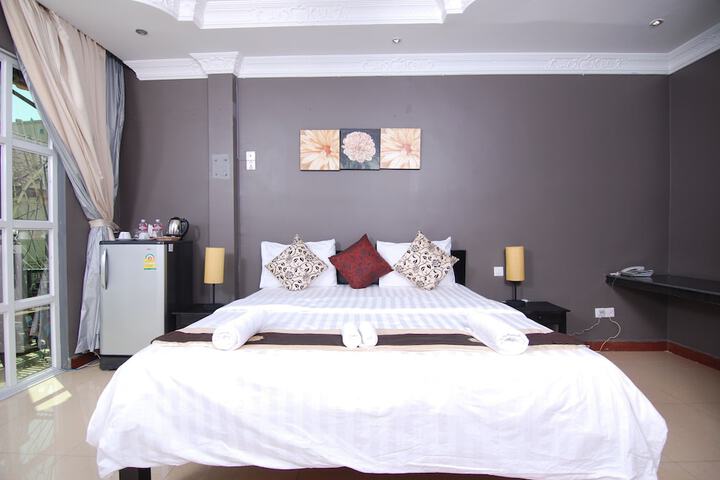 Room 10 of 43