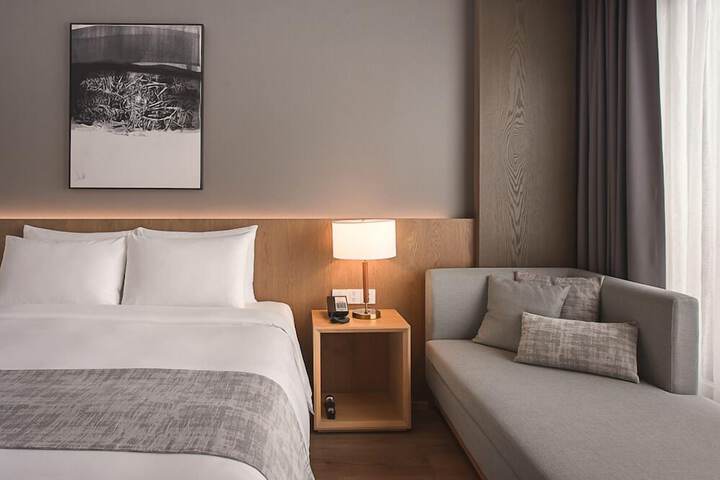 Room 14 of 38