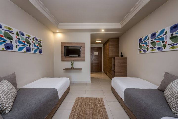 Room 107 of 236
