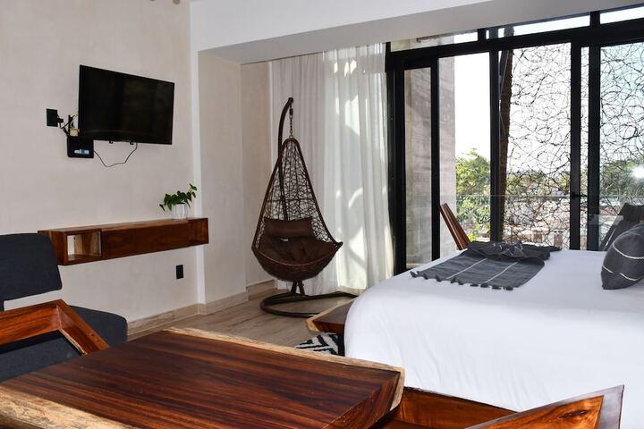 Room 6 of 35