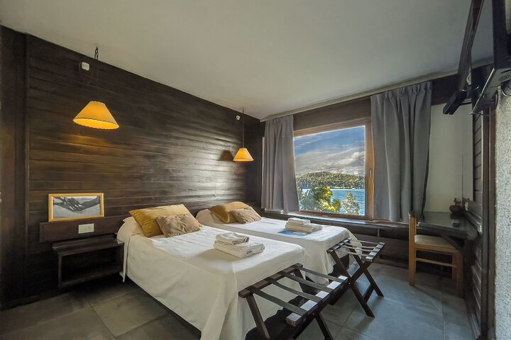 Room 10 of 48