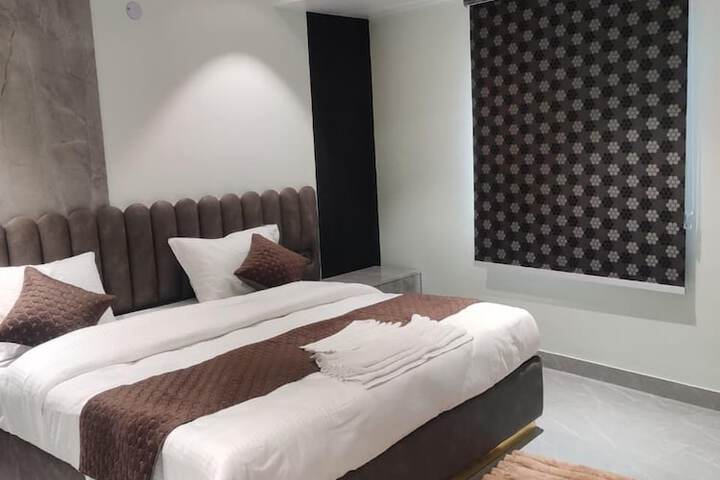 Room 18 of 95