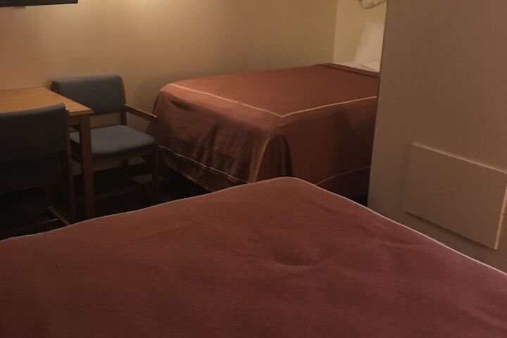 1 Queen Bed (11 of 14)