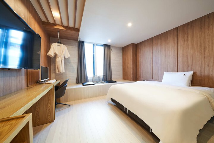 Room 36 of 87