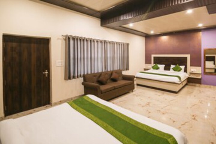 Room 19 of 33