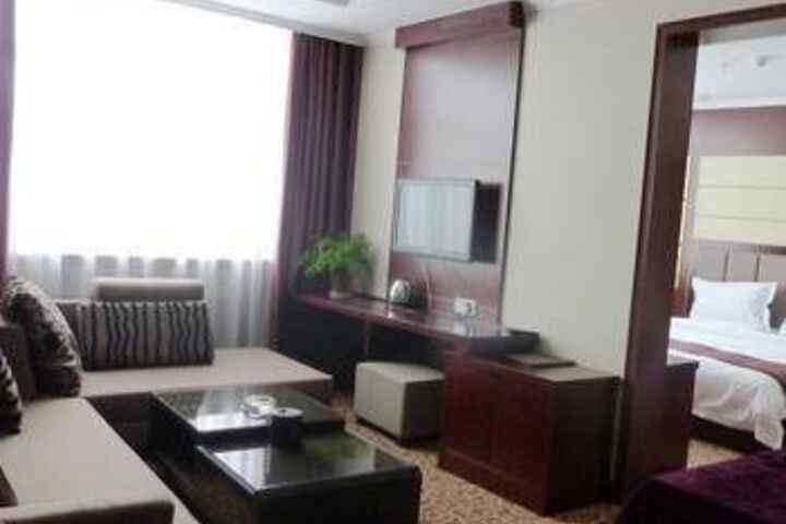 Room 5 of 17