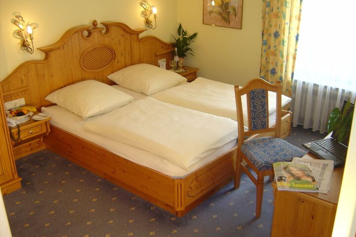 Room 7 of 37