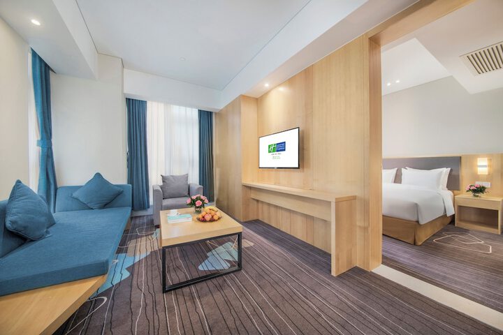 Room 19 of 50