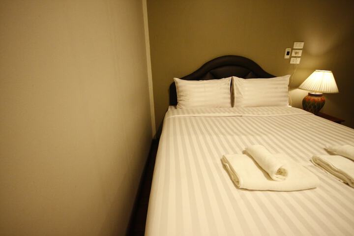Room 16 of 52
