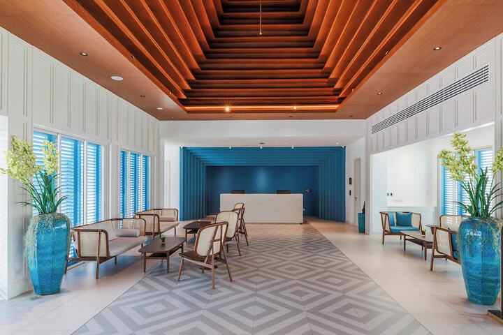 Entrance & Lobby