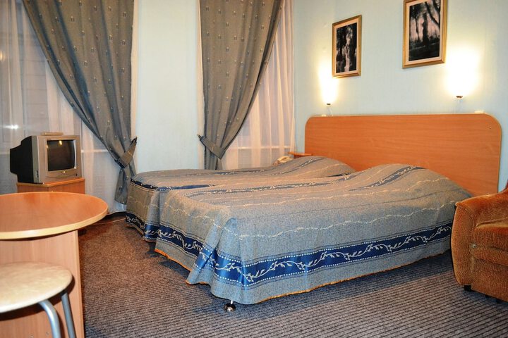 Room 5 of 34