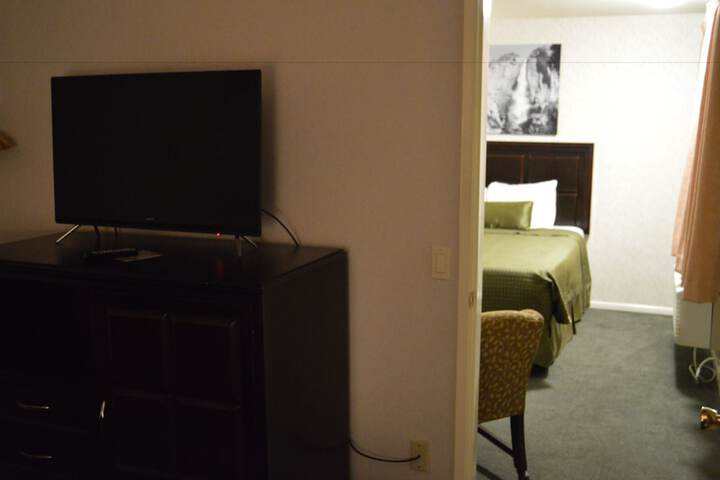 2 Queen Beds (9 of 18)