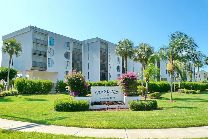 Exterior of Grandview 407