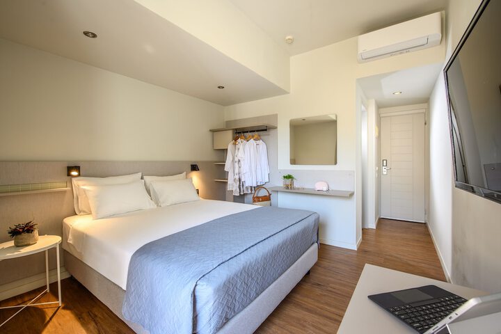 Room 14 of 40