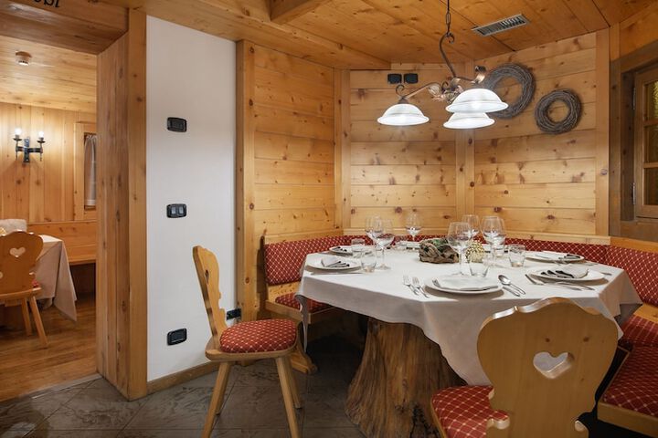 Dining 113 of 155