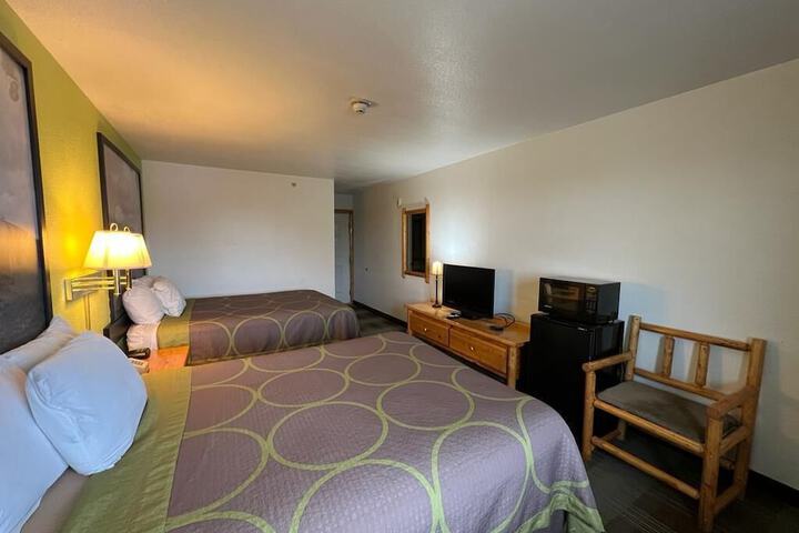 Room 9 of 28
